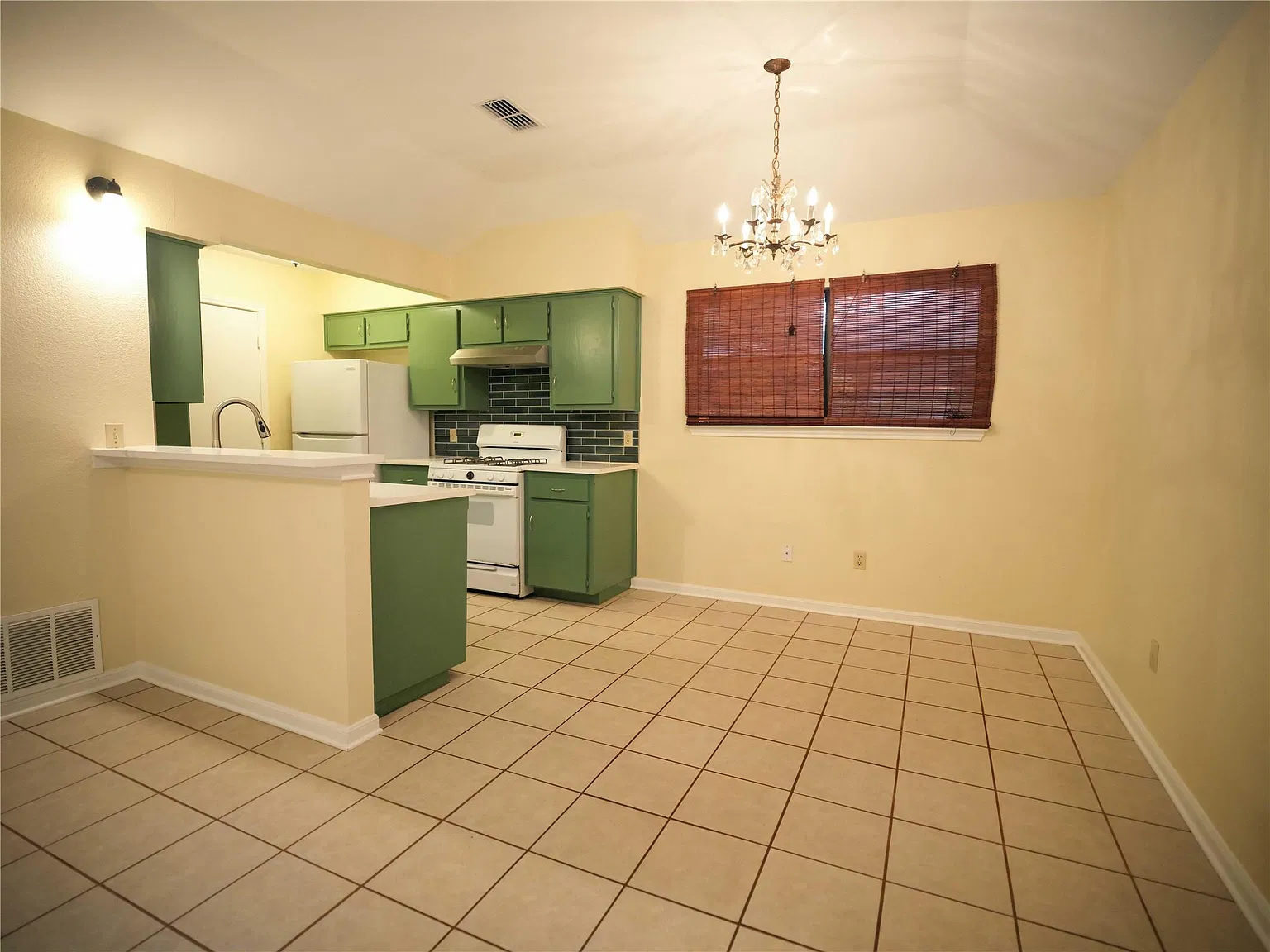 2 bed, 2.0 bath, 1018 sqft, $2,400 — Photo 4