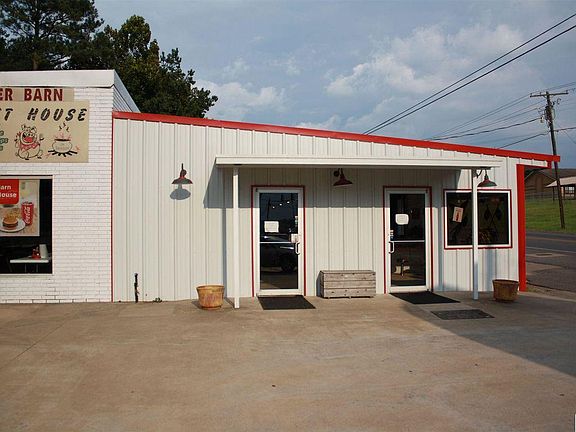 2nd image of 2026 E Oak St
