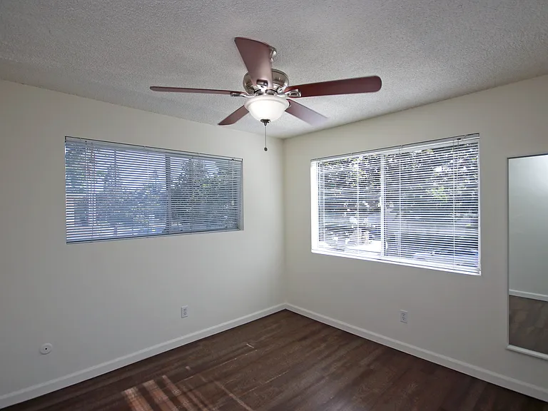 896 Magnolia Ave #4 — Photo 12