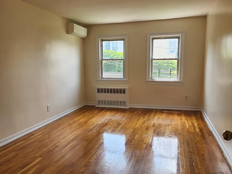 1216 E 91st St #1 — Photo 7