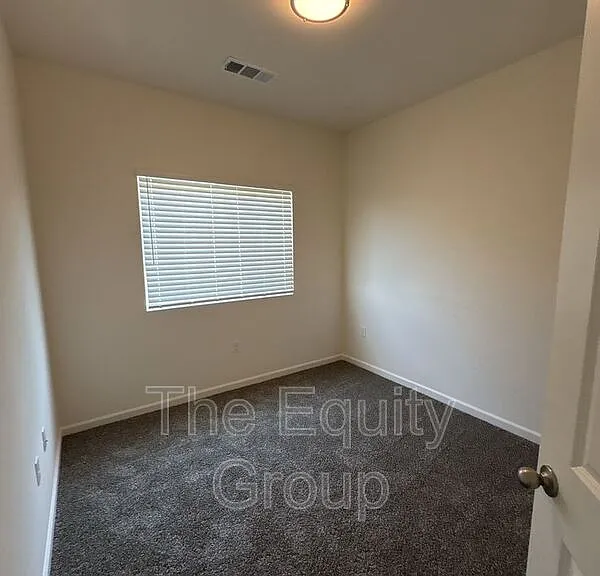 735 S Pinkham #102 — Photo 22