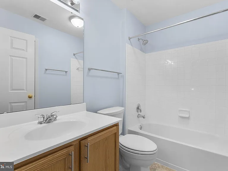 6381 Stockbridge Overlook Ct — Photo 31