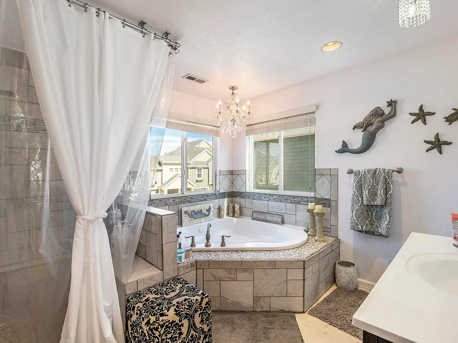 4 bed, 2279 sqft, $3,000 — Photo 4