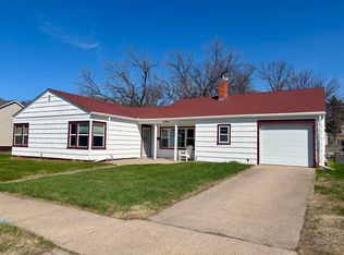 1108 E Capitol Ave, Pierre, SD 57501