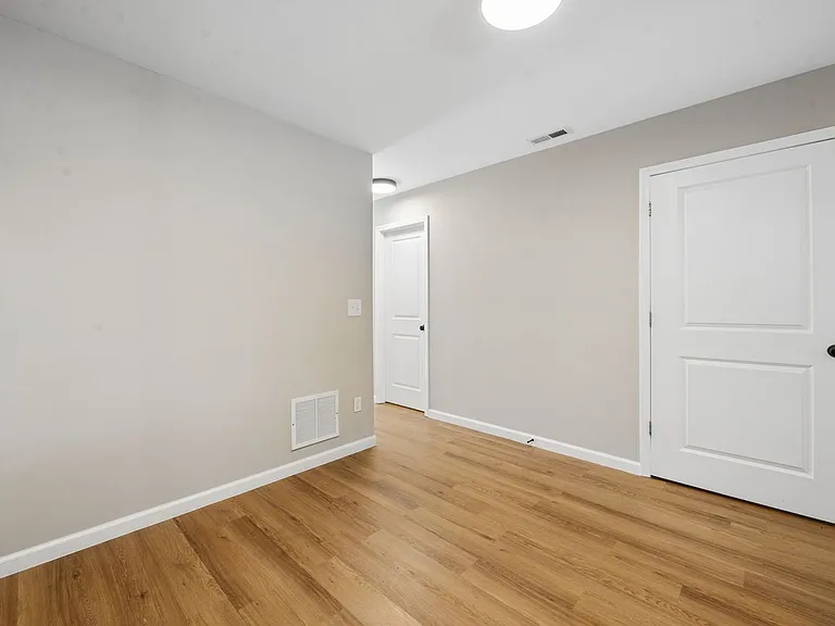 1282 Lockbourne Rd #B — Photo 5