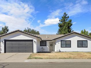 733 Prairie Ct, Galt, CA 95632