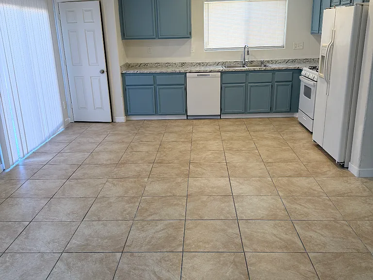 8613 Palomino Ranch St — Photo 8
