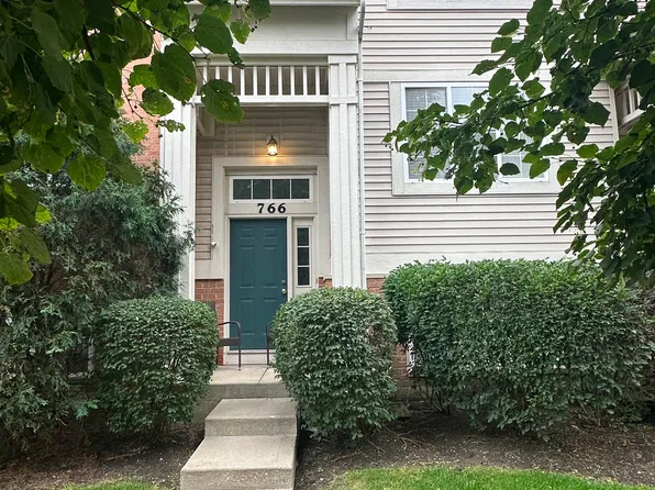 766 Hanbury Dr, Des Plaines, IL 60016