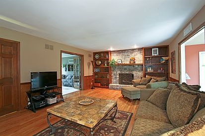 5th image of 1825 Sunrise Ct