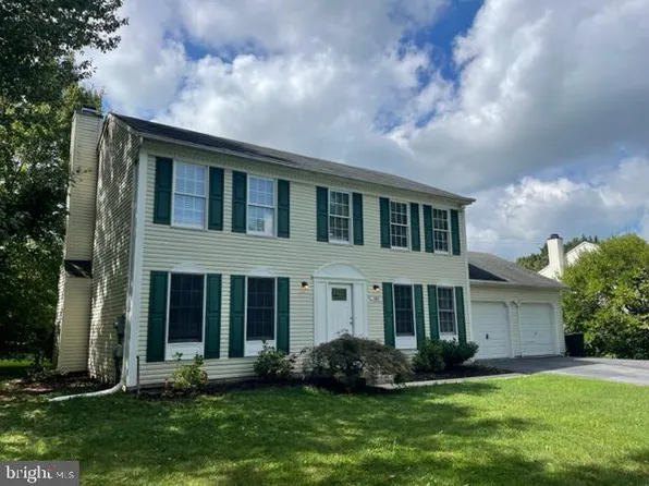 1004 Village Gate Dr, Mount Airy, MD 21771