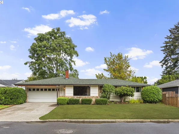 17901 SE Kelly St, Portland, OR 97236