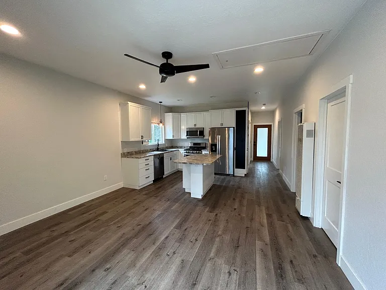 1381 Sydni Ct — Photo 16