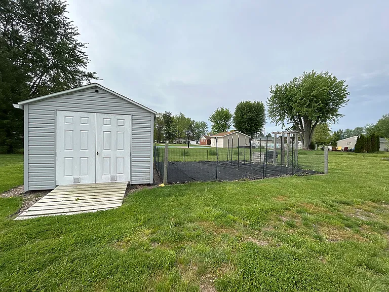 866 SE Santee Dr — Photo 44