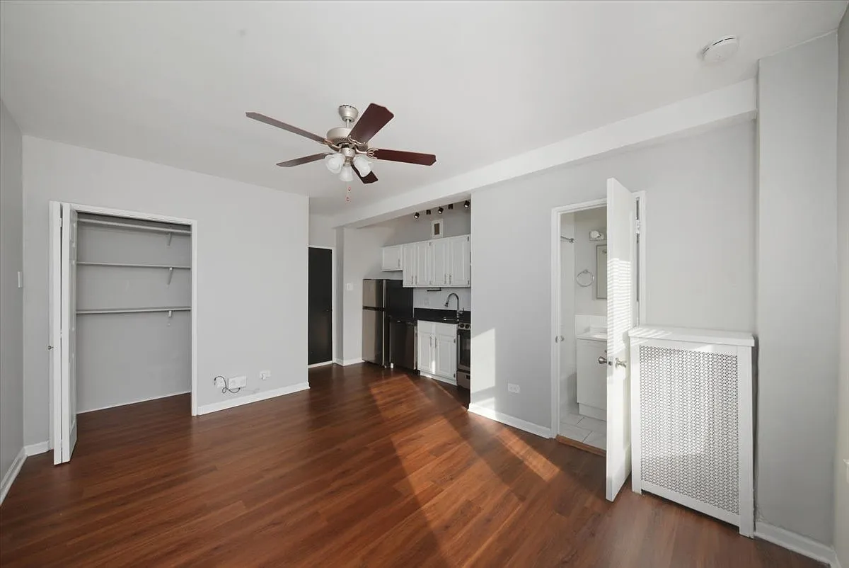 Studio, 281 sqft, $2,050 — Photo 2