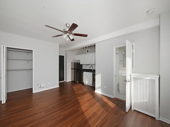 2nd image of 1140-45 N Lasalle St #389