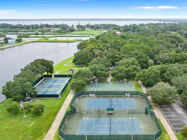 316 Shore Dr E, Oldsmar, FL 34677