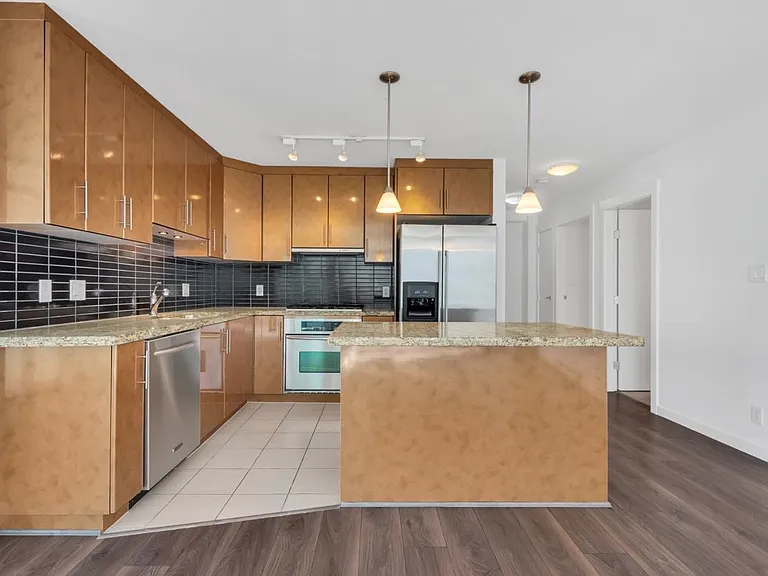 1189 Melville St #501 — Photo 4