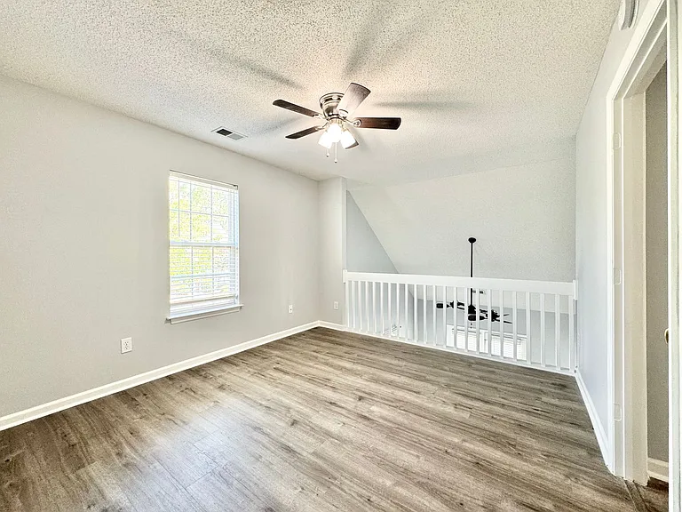 1 Cambridge Oak Cir — Photo 16