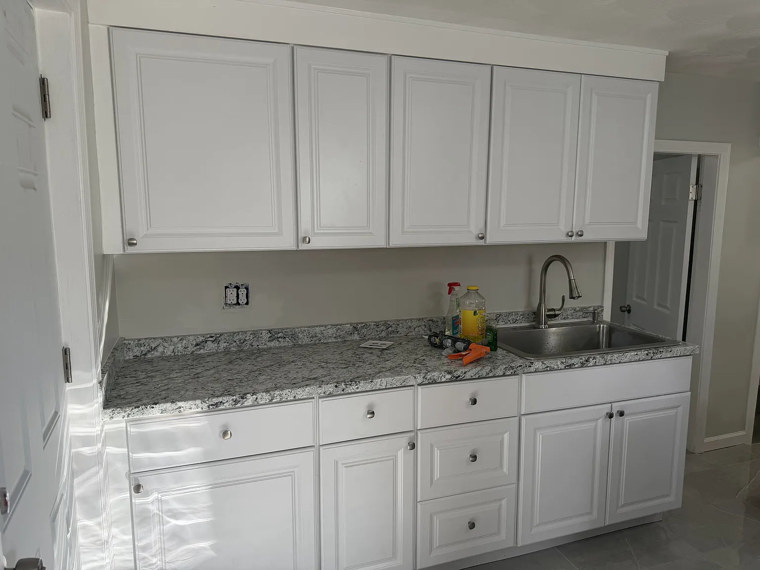 2 bed, 850 sqft, $1,700 — Photo 1