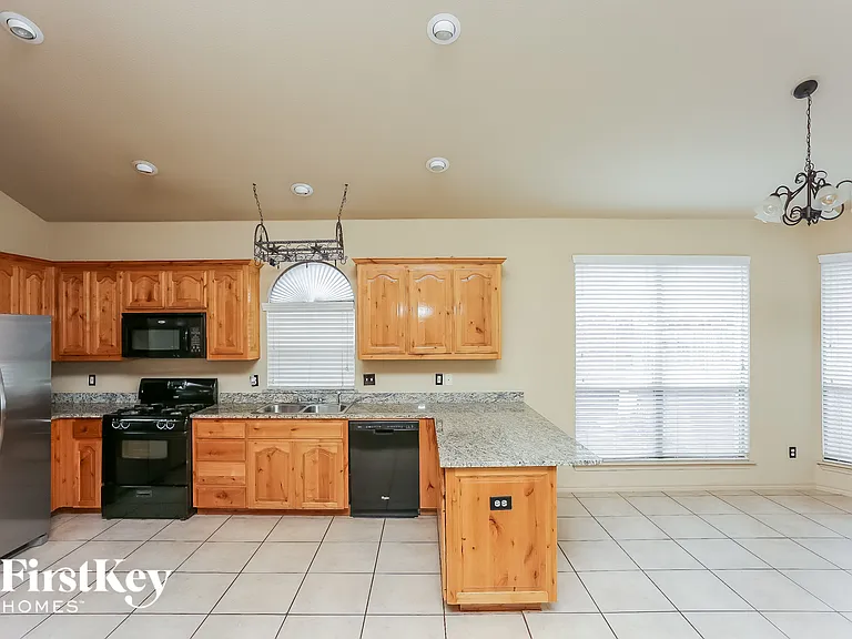 14413 Artesia Ct — Photo 6