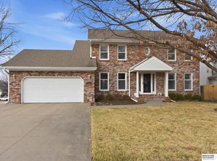 1006 Tekamah Ln, Papillion, NE 68046