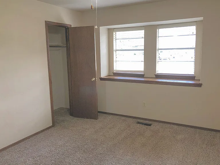720 Robin Hill Rd — Photo 23
