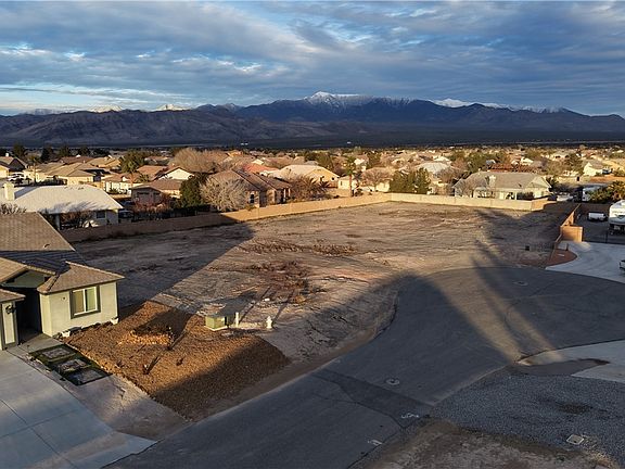 3rd image of 4690 Stonebridge Ct