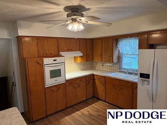 2nd image of 8616 Park View Blvd