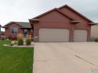 8808 W Stoney Creek St, Sioux Falls, SD 57106