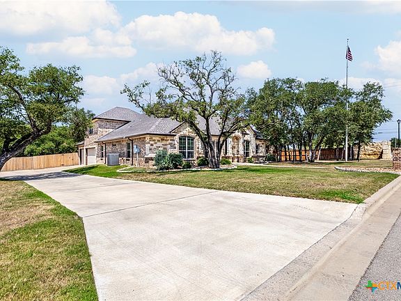 3rd image of 1620 Bosque Lago Dr