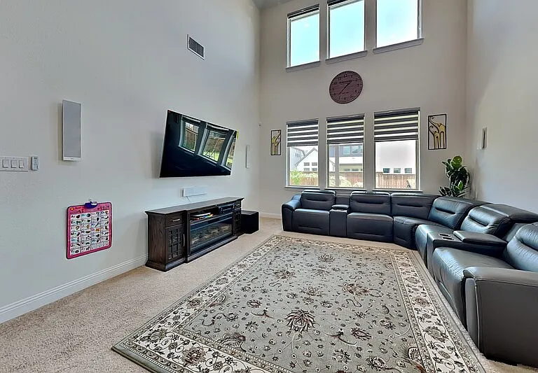 2931 Genevieve Ln — Photo 5