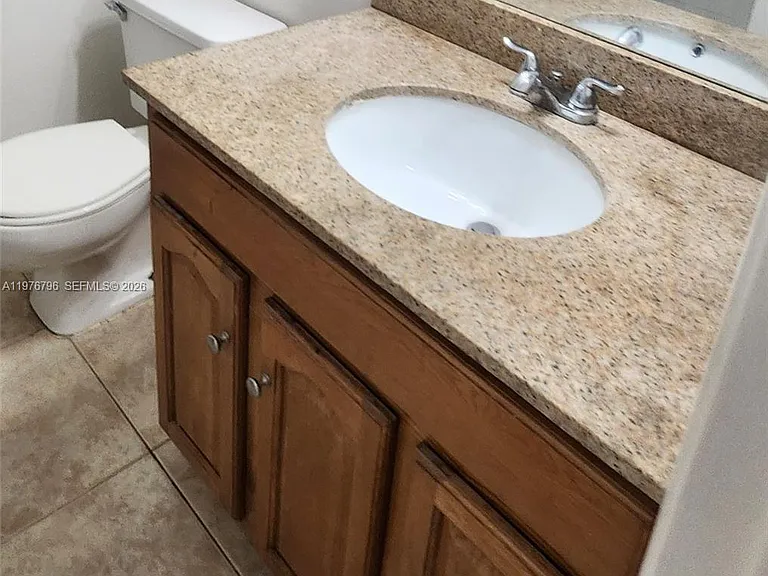 902 NE 209th St #203-40 — Photo 10