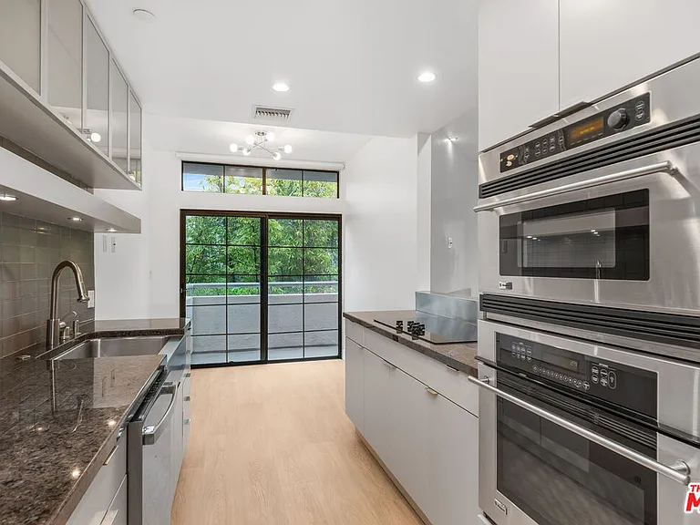 200 N Swall Dr #9 — Photo 8