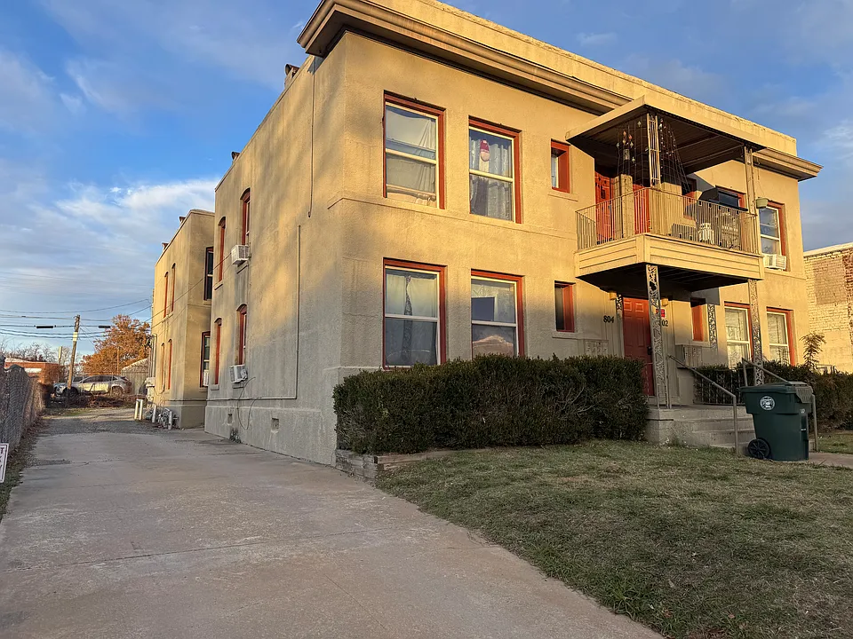 804 W Okmulgee Ave #D