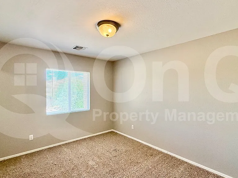 10464 N 116th Ln — Photo 11
