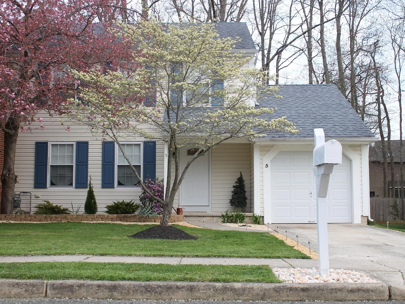 3 bed, 1466 sqft, $2,900 — Photo 2