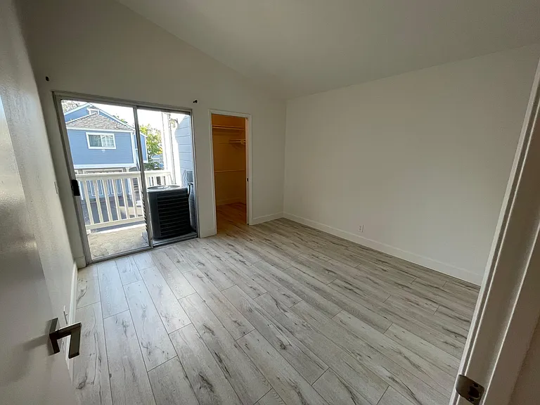 9909 Maya Linda Rd — Photo 8