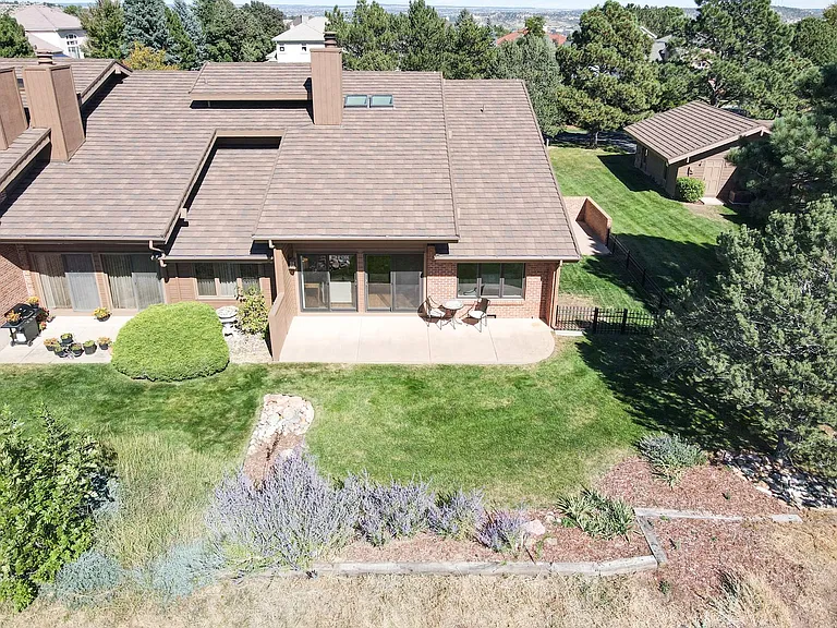 1120 Hill Cir — Photo 22
