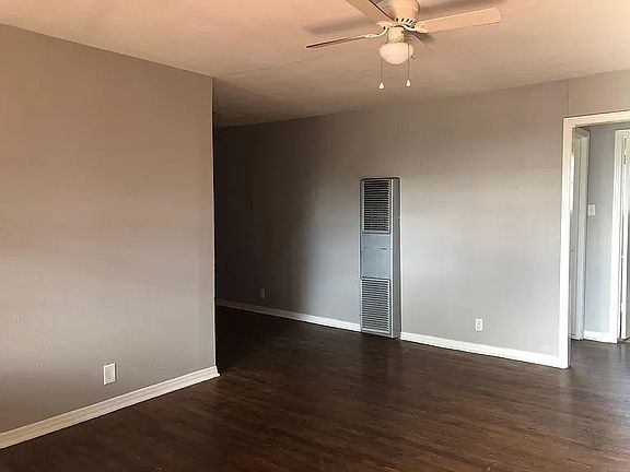 3rd image of 2819 Holmes St APT 101