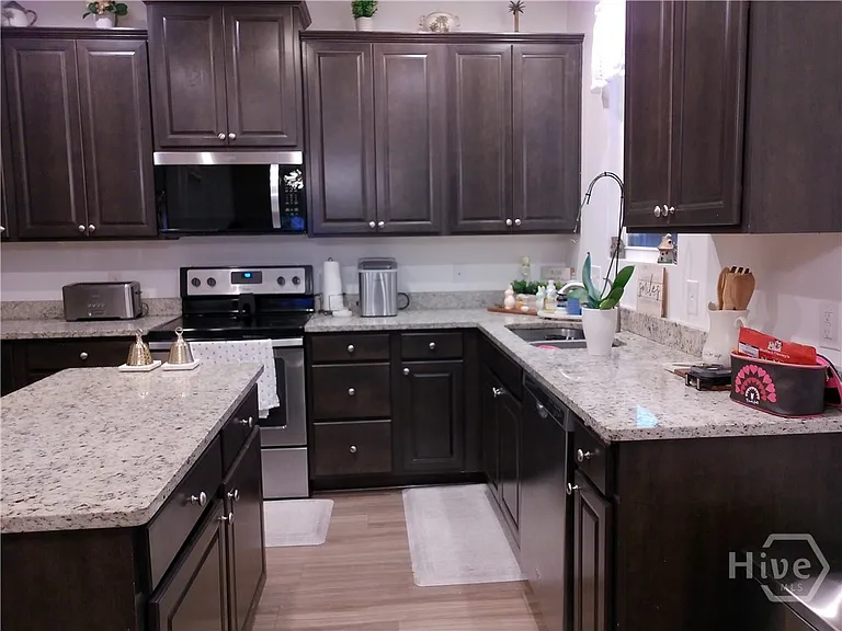 351 Southwilde Way — Photo 8
