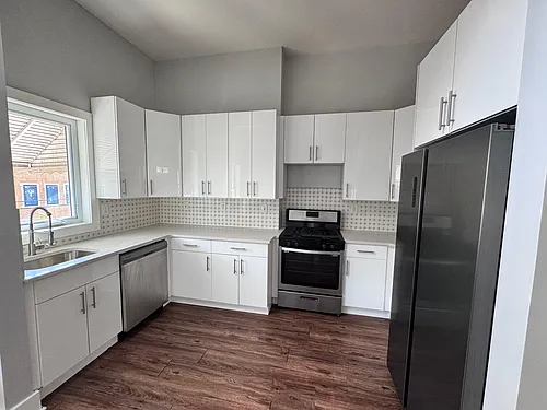 226 Dwight St Photo 1