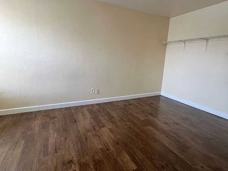 Abbott Acres Apartments — Photo 6