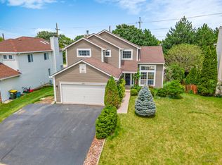 2050 Brittany Bnd, Lake In The Hills, IL 60156
