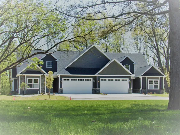 1190 Lochaven Cir #6A, Hillsdale, MI 49242