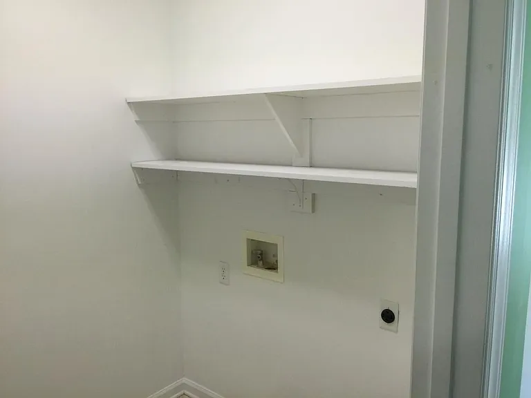 111 E Rockway St — Photo 20