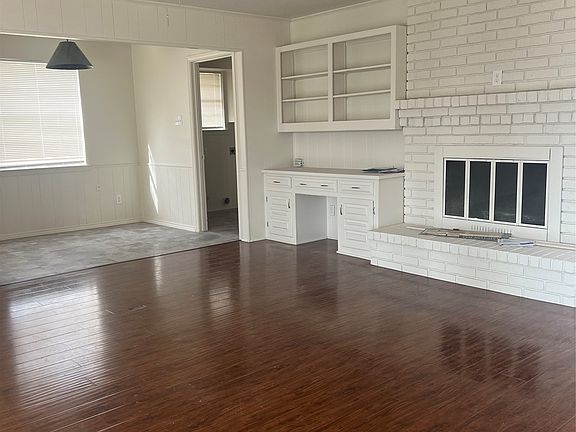 3rd image of 533 Arbor Ln