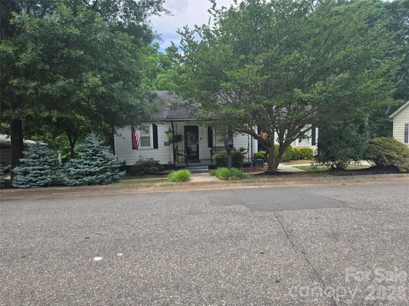 156 S Caldwell Ave, Newton, NC 28658
