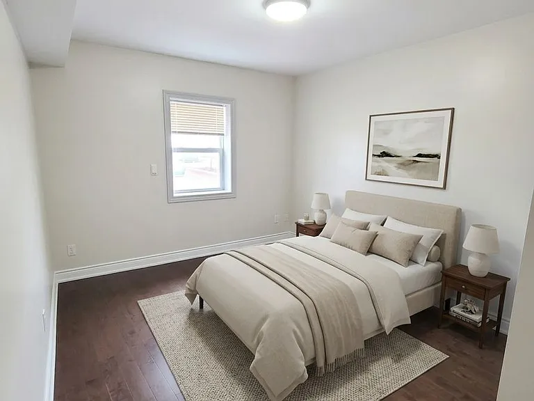 1568 Dundas St W — Photo 5