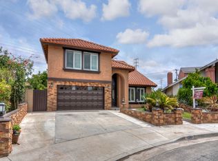 8991 Crescent Dr, Huntington Beach, CA 92646