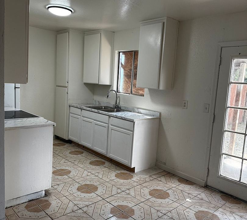 1st image of 6284 Porterfield Ct